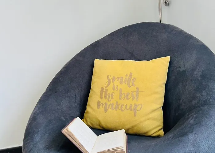 Proche Avignon Au Calme Les Angles (Gard)